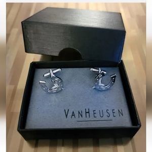 Vintage Van Heusen Horseshoe Cuff Links- For your Horseracing Fan